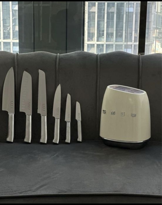Набор ножей SMEG с подставкой