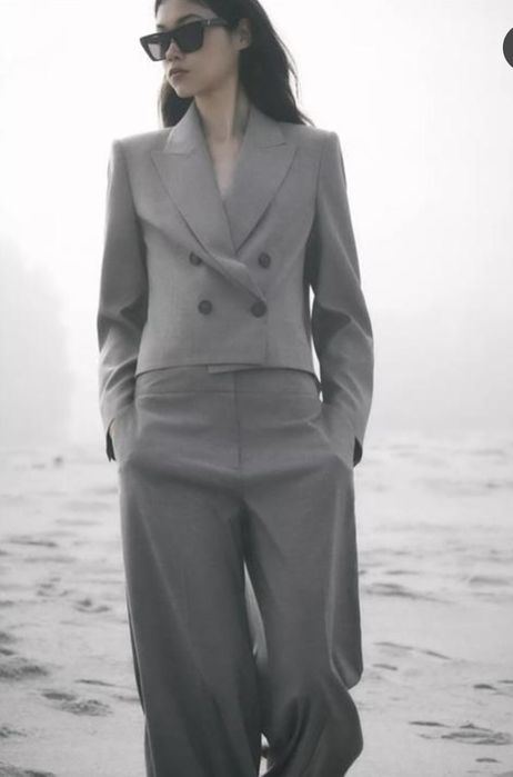 Страхотен сив костюм Zara