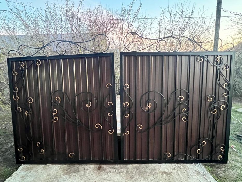 Продам кованые ворота в отличном состоянии»