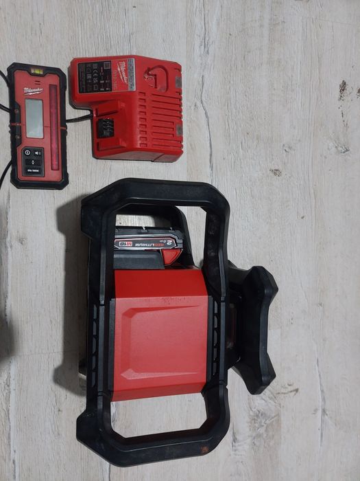 Laser rotativ milwaukee m18 rloh600