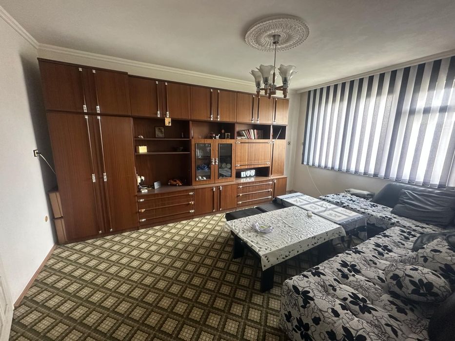 Дава се под наем Тристаен апартамент в Димитровград - 86 кв.м за 204 € - Снимка #2