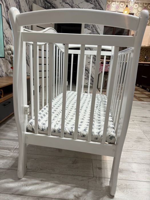 Детская кроватка манеж