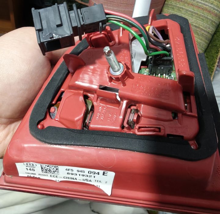 Stopuri spate Led A6 C6 facelift,mic defect