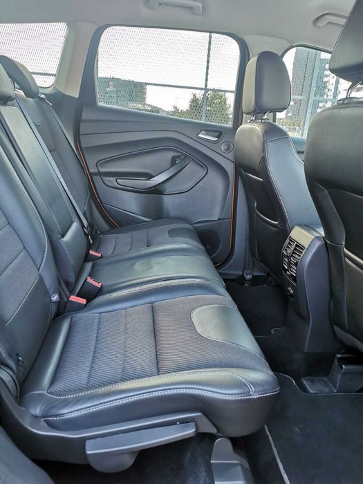 Unic proprietar Ford Kuga TITANIUM automat 2016 2.0 tdci 4x4 180 cp