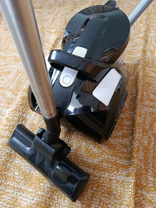 Прахосмукачка ровента без забележки.