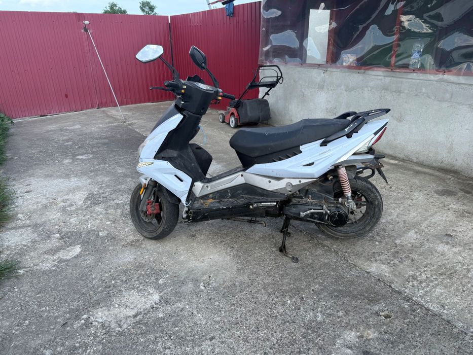 Scuter de 50cc într-o stare destul de preferabilă