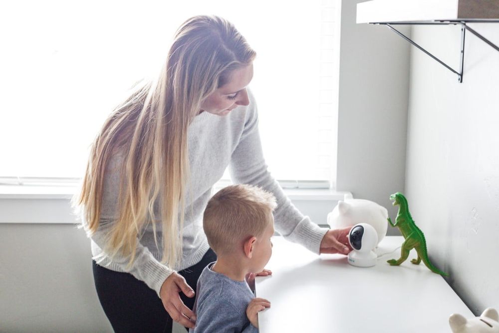 Pachet camera de supraveghere Reolink E1 Zoom V2 si Card MicroSD 64 GB