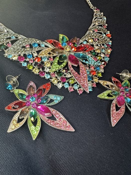 Продам набор бижутерии