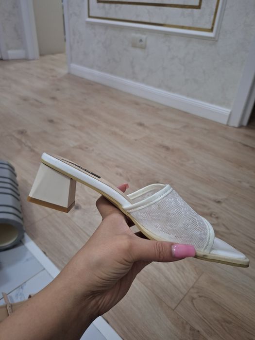 Продам женскую обувь новый