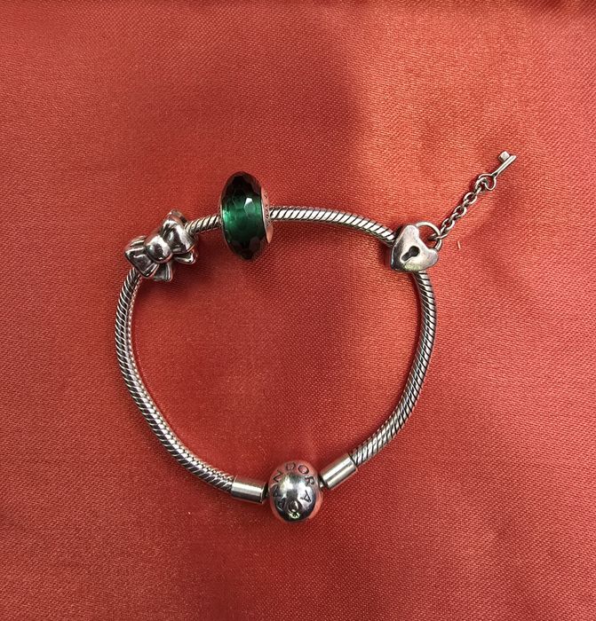 Bratara pandora originala, plus 3 charmuri elegante cadou