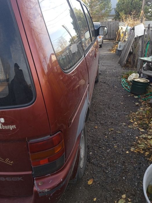 Продам,минибус. Nissan serena девяносто третьего года .