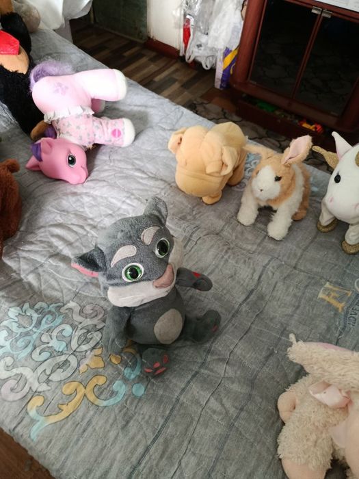 Игрушки на батарейках разные,работают