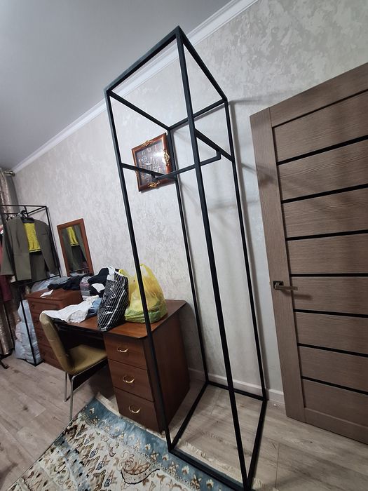 Продам стойку металлическую