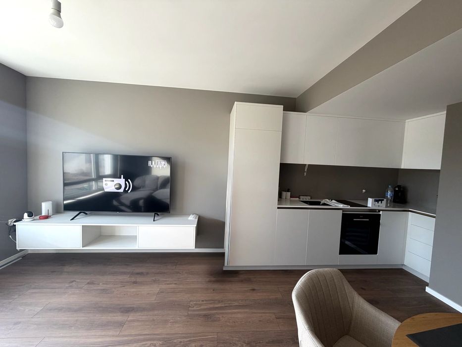 Чисто нов южен апартамент до НБУ и метро - с опция за наемане на подземен гараж за 2 коли (доплаща се допълнително)