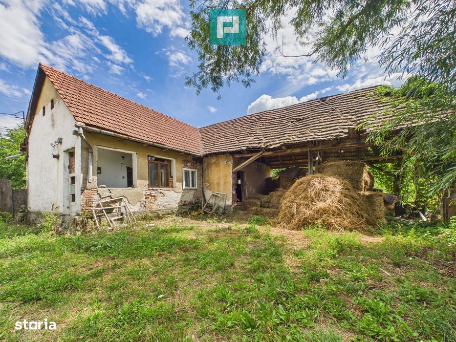 Casă cu teren de 2341 mp, în Bonțești, Arad