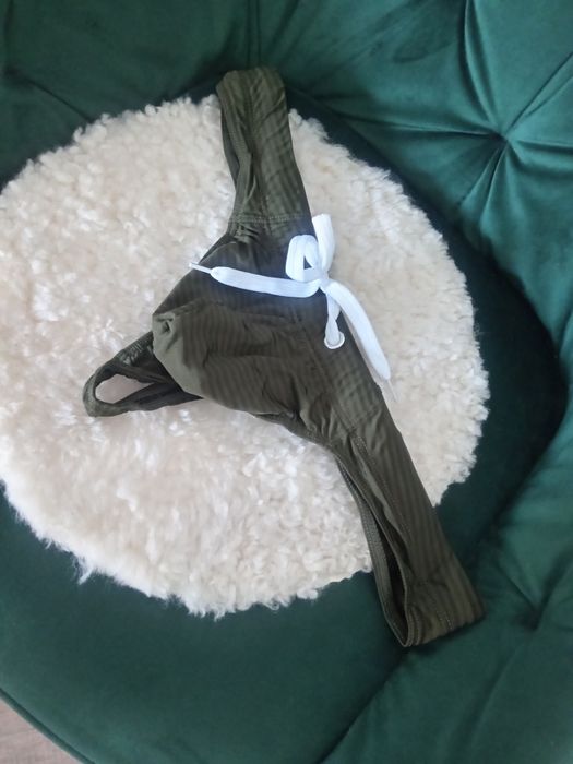 Vând slip de baie tanga pt bărbați
