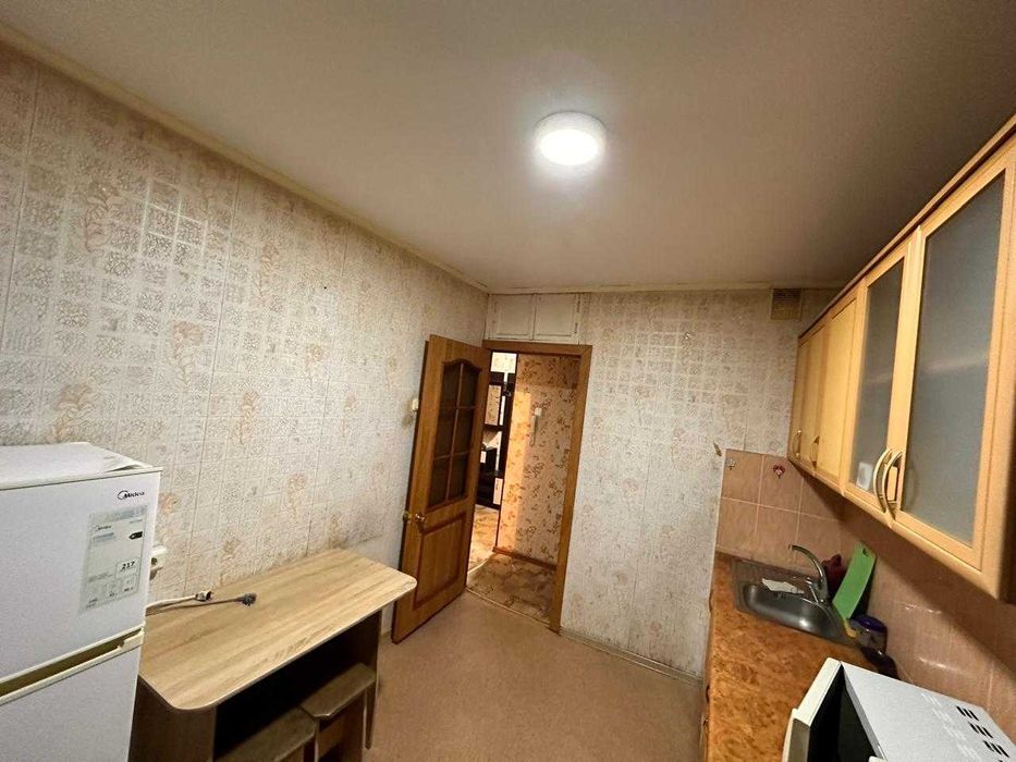 Продам 3-х комн., Достык Мол