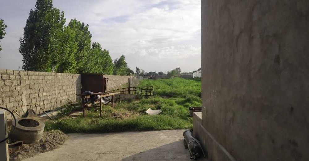 Продаётся 30 сот. земли в Кибрайском р-не (ор-р Residence Amir Temur)