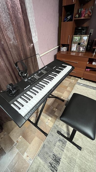 Синтезатор Alesis Harmony 61