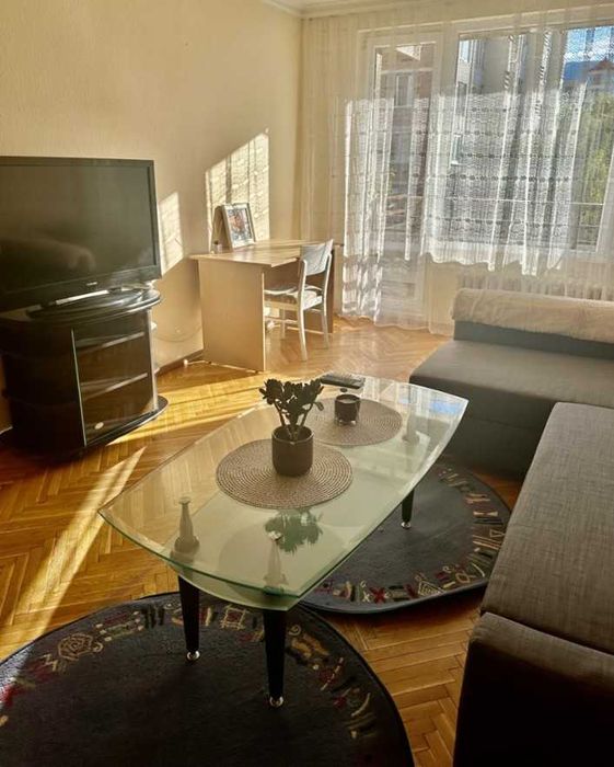 Дава се под наем Тристаен апартамент в София, Стрелбище - 95 кв.м за 790 € - Снимка #1