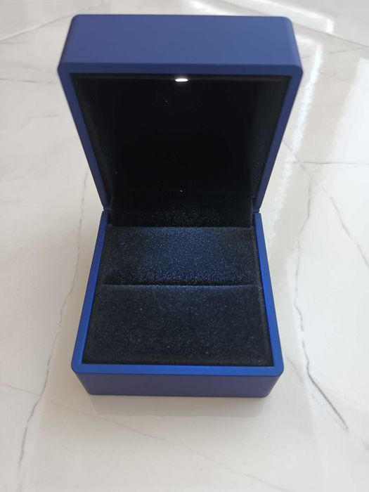 Светеща кутийка за пръстен,кутия за пръстен,кутийка за бижута,кутия