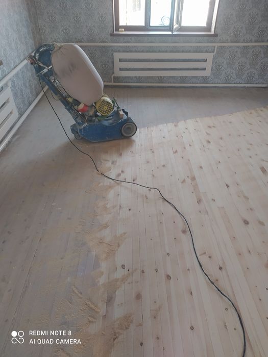 Шлифовка пол пареет лакеровка