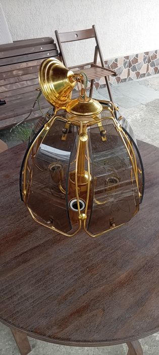 Lustră veche cu geamuri pilogravate