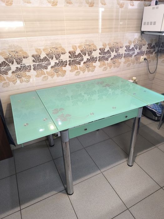 Кухонный стол продам