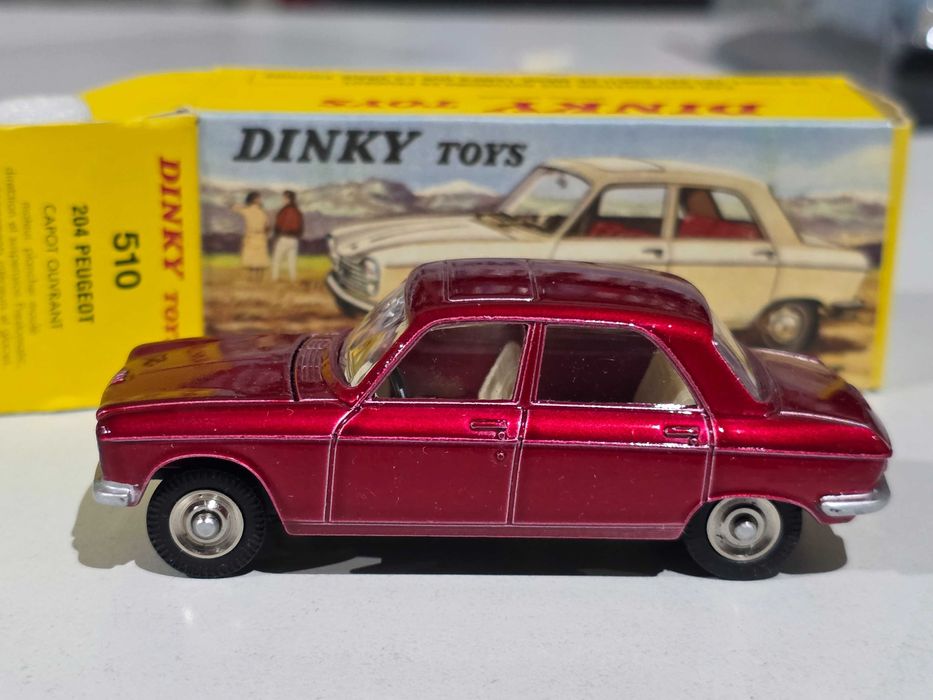 Macheta Auto Colectie 1/43 Dinky Toys Reeditie Atlas Peugeot 204