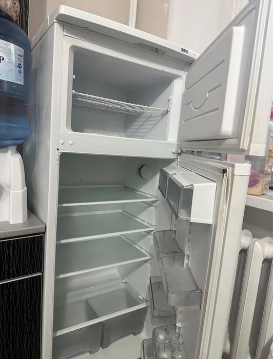 Продам холодилник Атлант