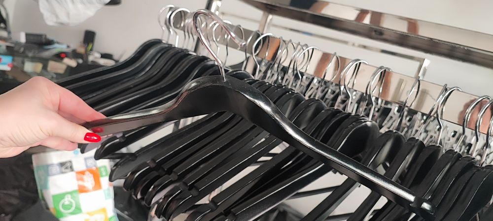 Дървени закачалки