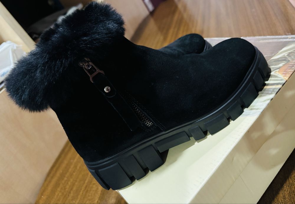 Продам ботинки 36-37 замша