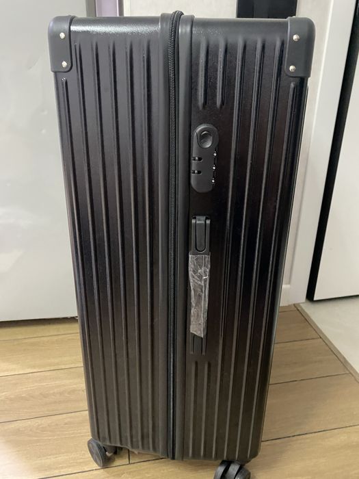 Чемодан  новый