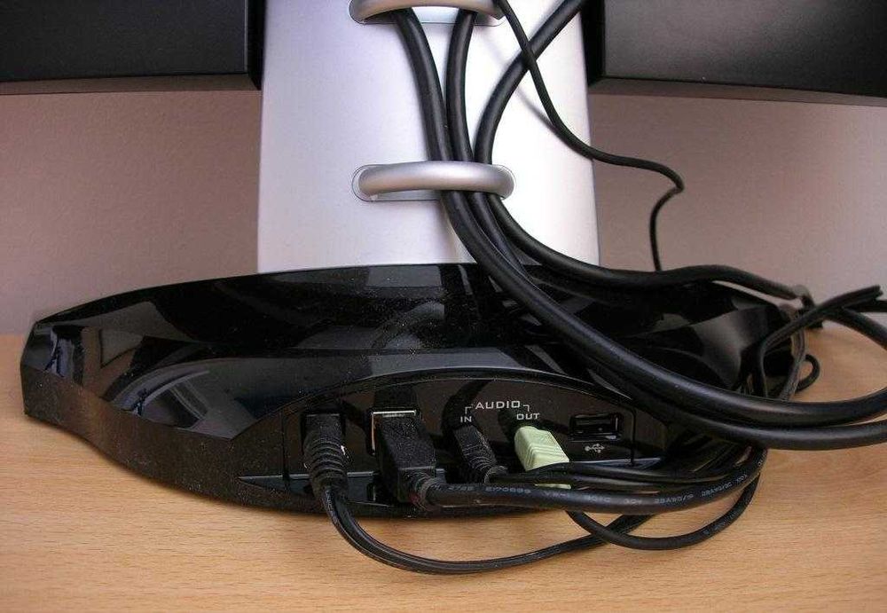 Monitor 22" ViewSonic VX2245wm 5ms card reader USB-hub iPod-dock, boxe