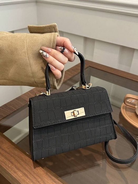 Черная сумка-кроссбоди