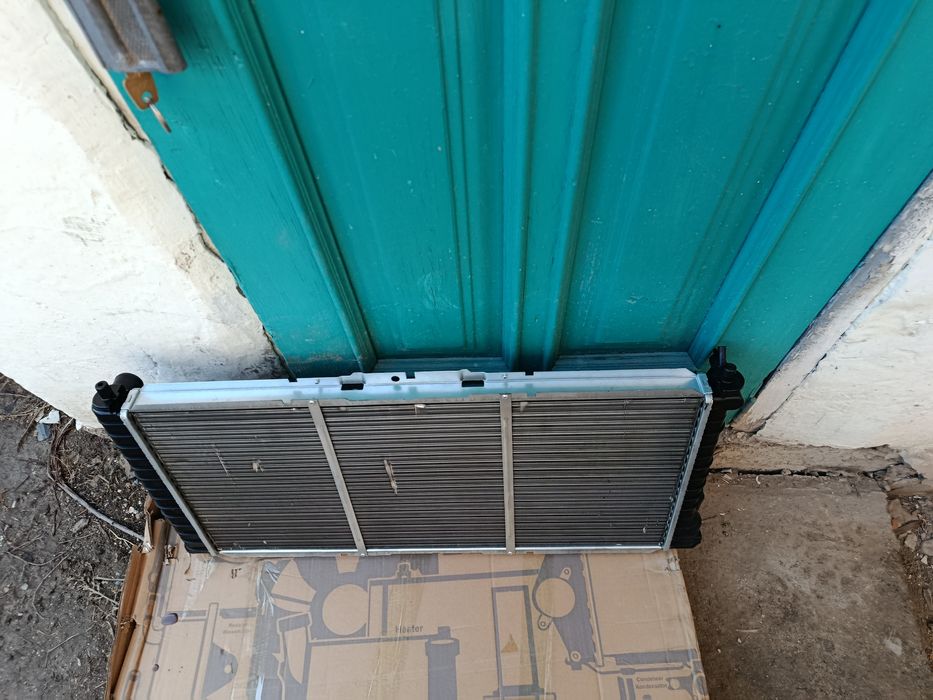 Радиатор охлаждения двигателя