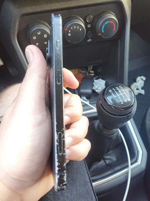 Iphone 15 nepretențiosi