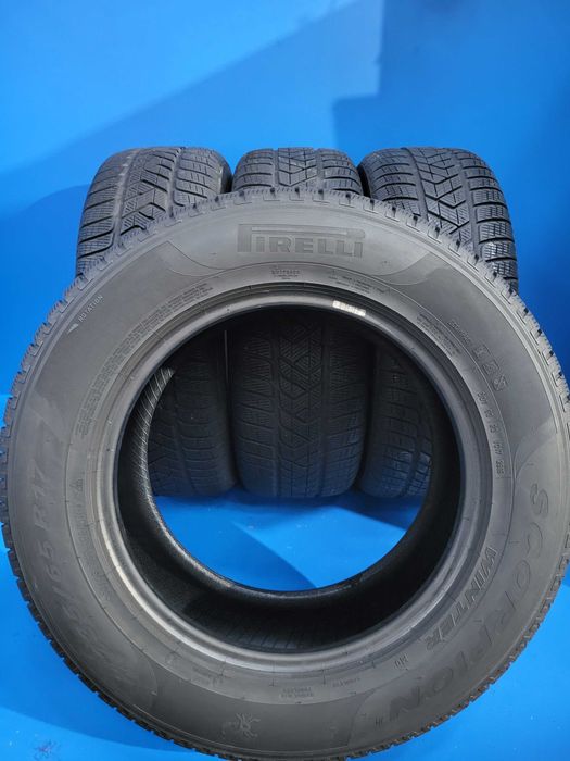 Vand 4 anvelope Pirelli Scorpion M+S 235 65 17  104H