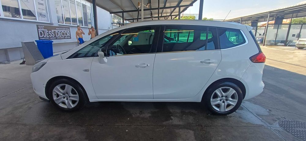 Opel Zafira c tourer 1.6 cng 2014 година