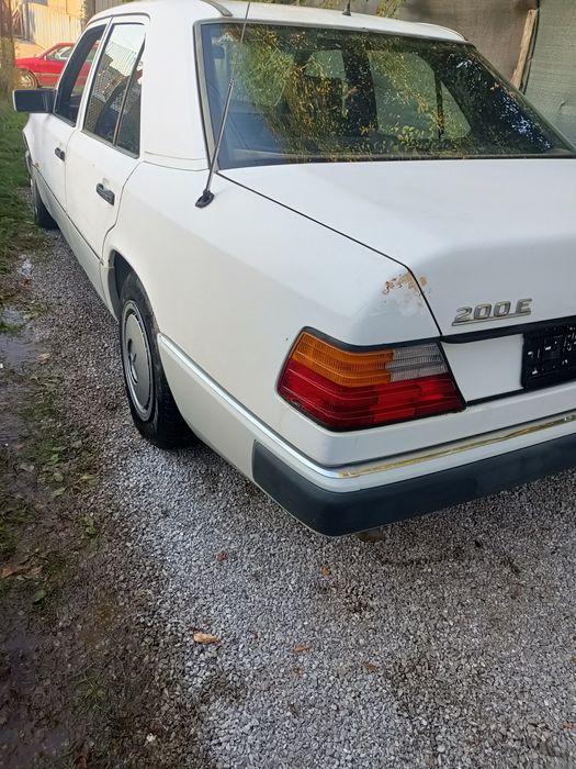 Мерцедес 124 на части