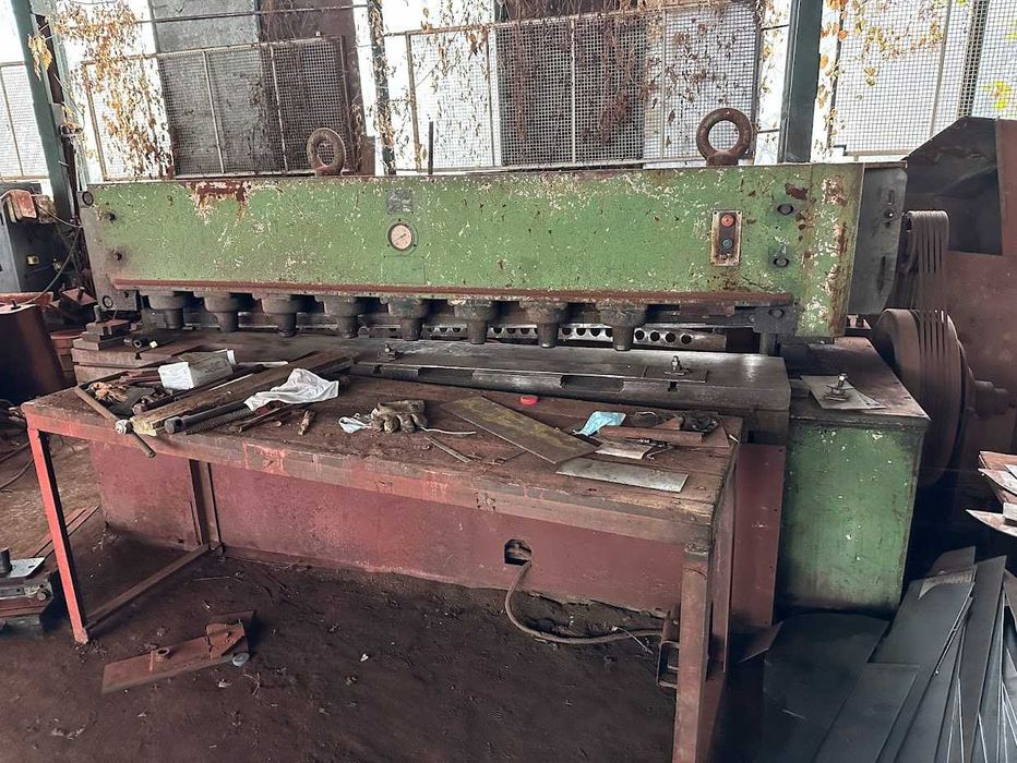 Продава се Промишлена сграда в с. Брезе, Област София-област - 12000 кв.м за 49 €/кв.м - Снимка #14