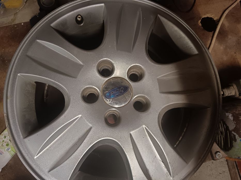 Jante aliaj Ford pe 16