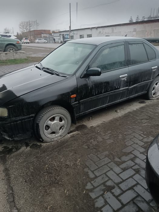 Машина   Nissan 1996 г
