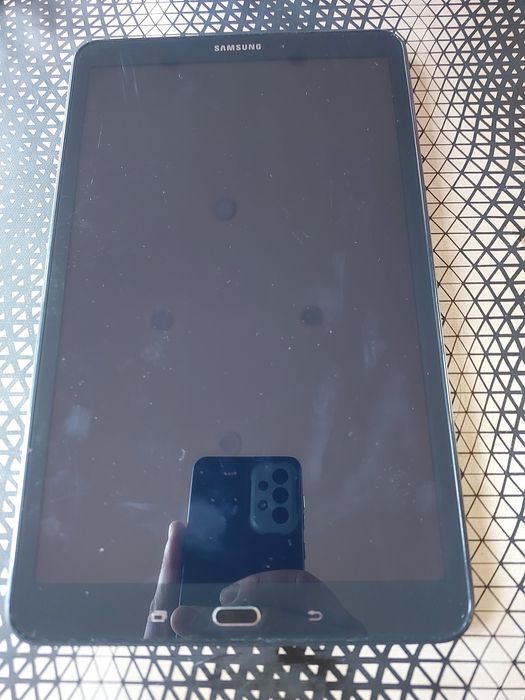 Таблет samsung tab A 2016