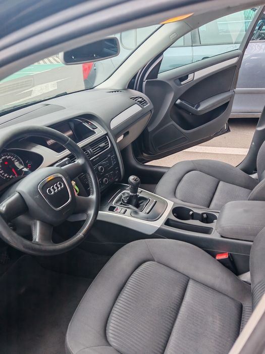 Vând AUDI A4 B8 2010