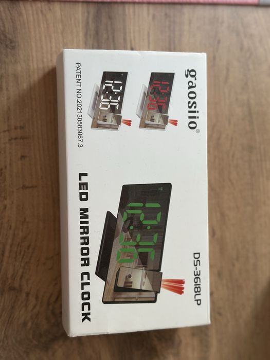 Продам LED-часы с зеркальным дисплеем
