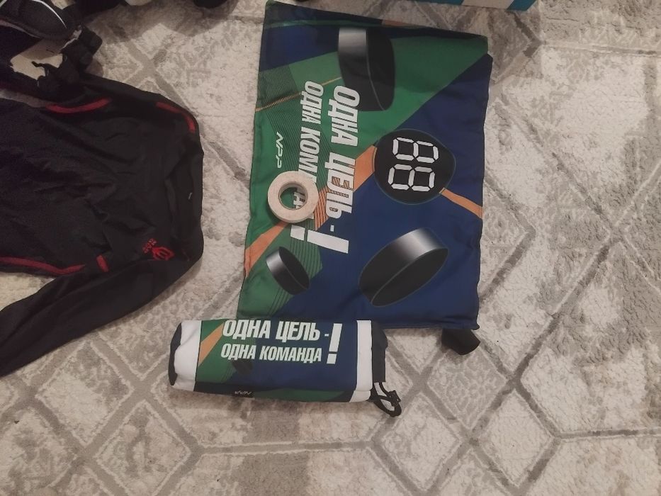 Продам хоккейную экипировку