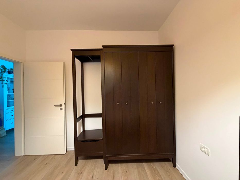 Dulap din lemn maro cu anexă separată – 180 × 210 × 60 cm