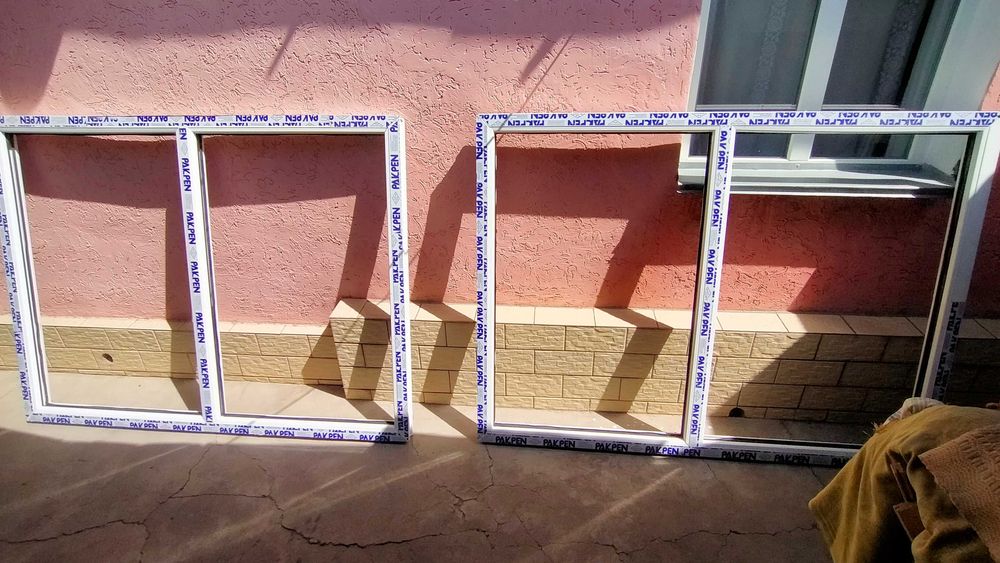 Рамы пластиковые и деревянные