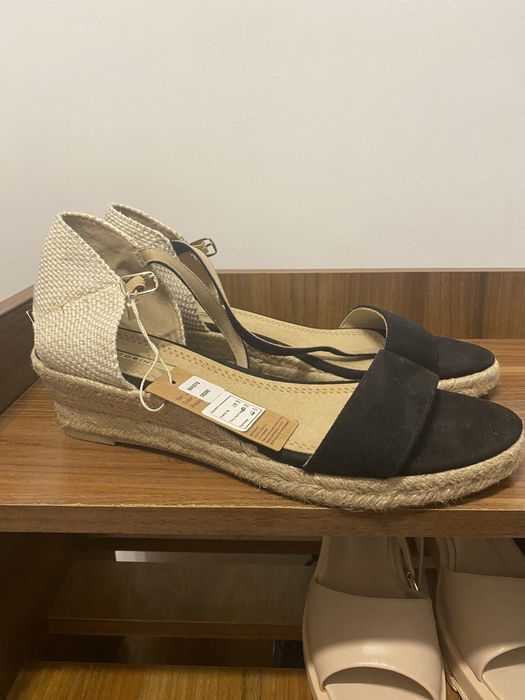 Новые босоножки 41-размера